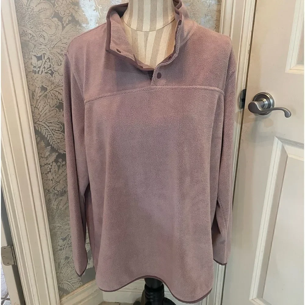 ATHLETIC Lavender Fleece Pullover!